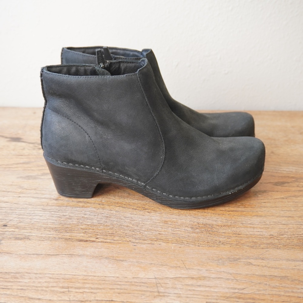 Dansko Women's 39 Black Leather Ankle Boots Side Zip Block Heel Clog Booties